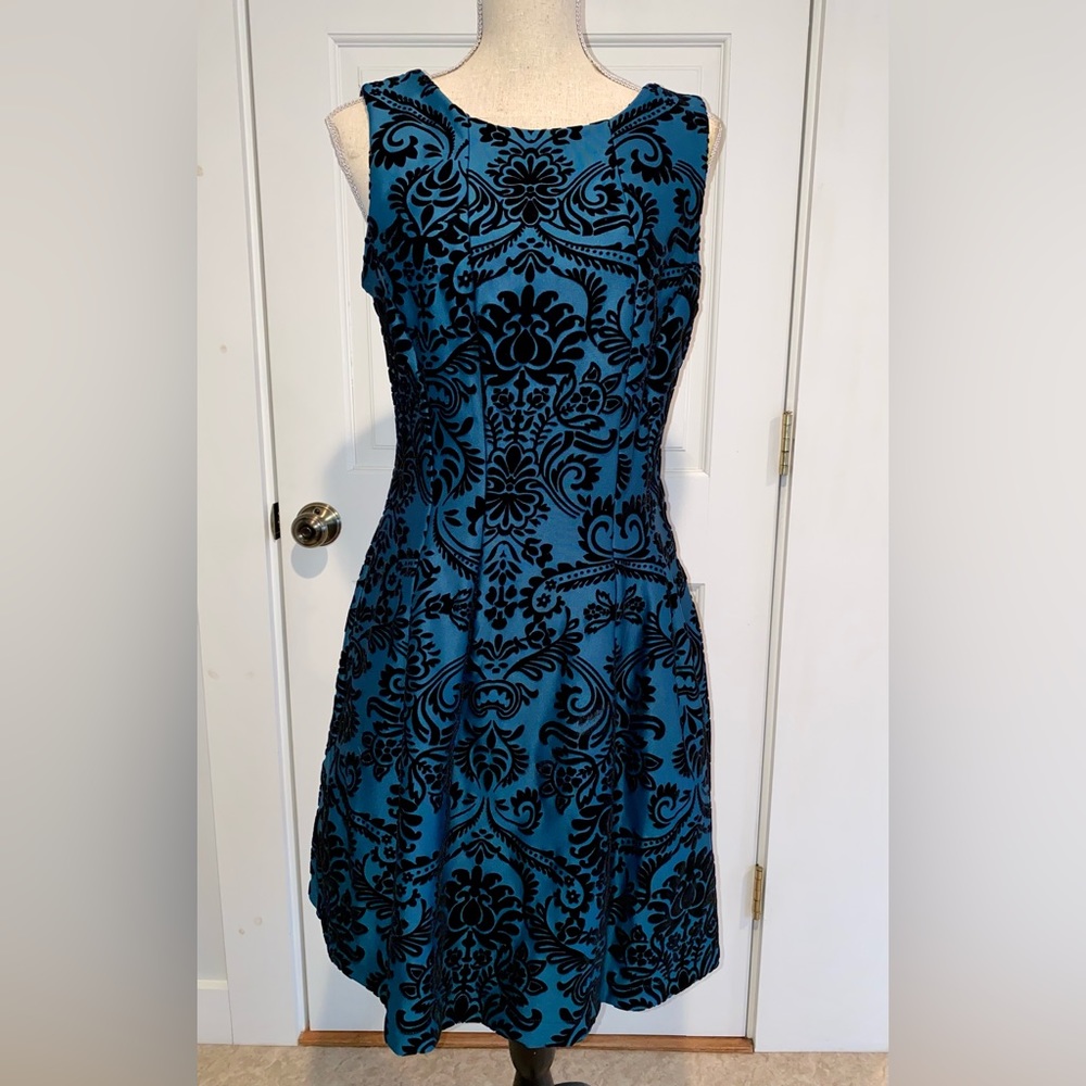 Danny & Nicole Sleeveless Damask Fit & Flare Dress Size 12